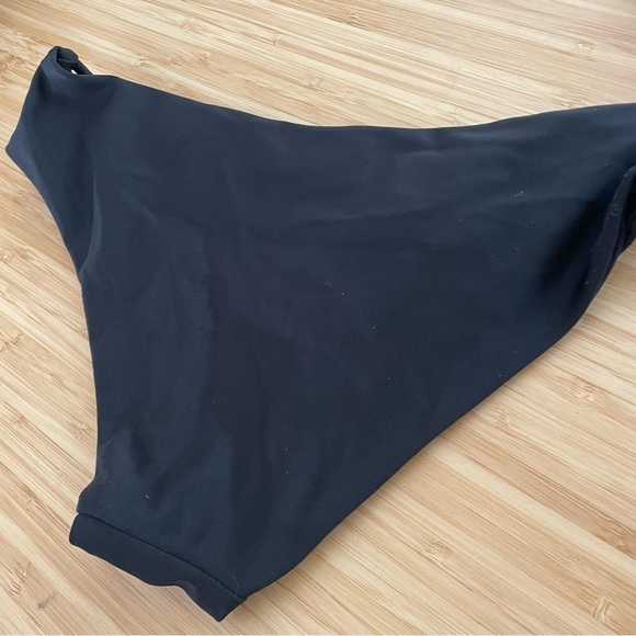 Two pack black bathing suit bottom size XS/S straps on the sides - Picture 4 of 10